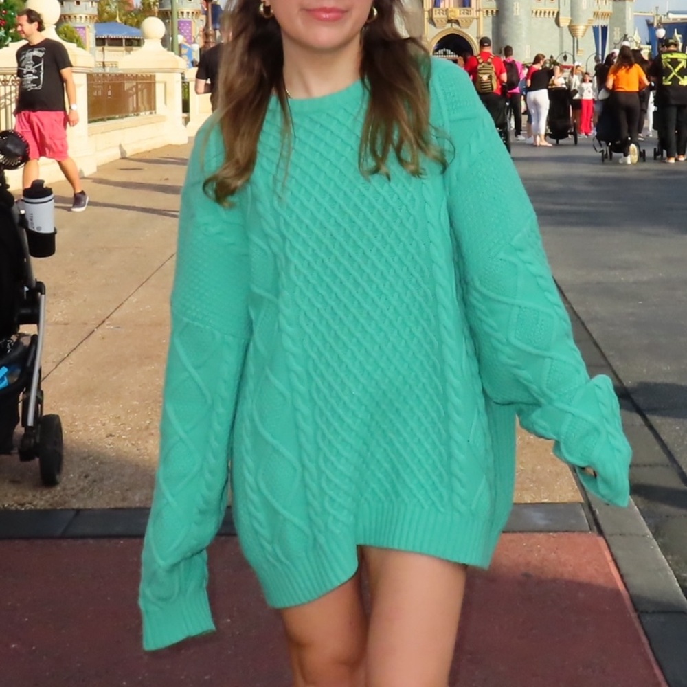 Aritzia Sunday Best Peggy Cable Knit Wool Blend Oversized Sweater Green Sz Large